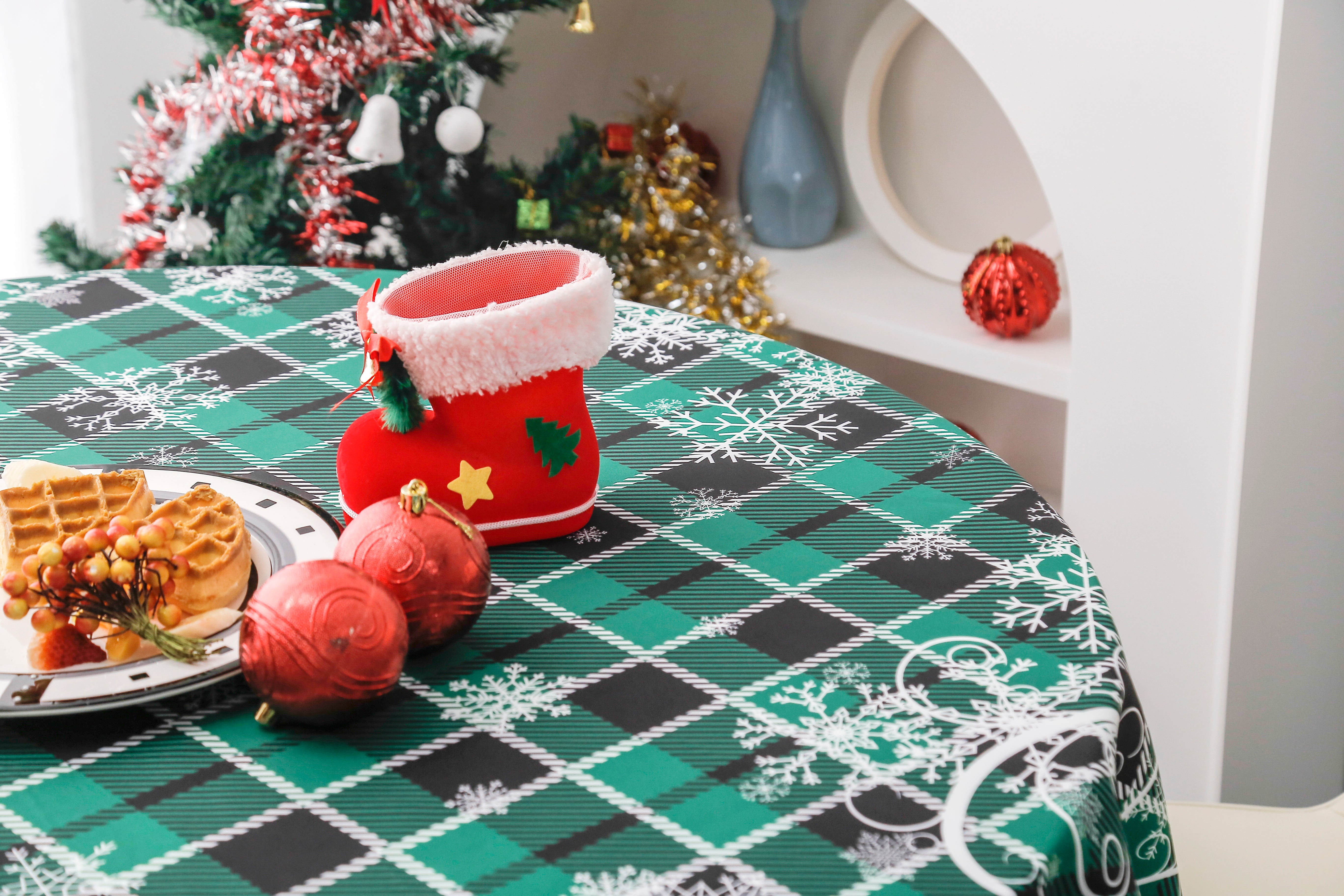 Christmas Wonderland Pattern Round Tablecloth - Green Plaid